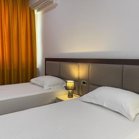 3B Suites Boutique Hotel Sarandë Exteriör bild