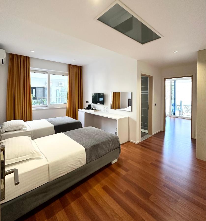 3B Suites Boutique Hotel Sarandë Exteriör bild