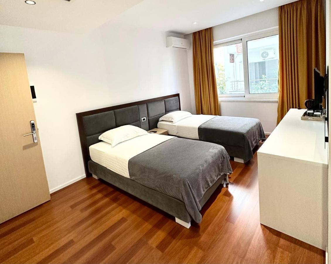 3B Suites Boutique Hotel Sarandë Exteriör bild