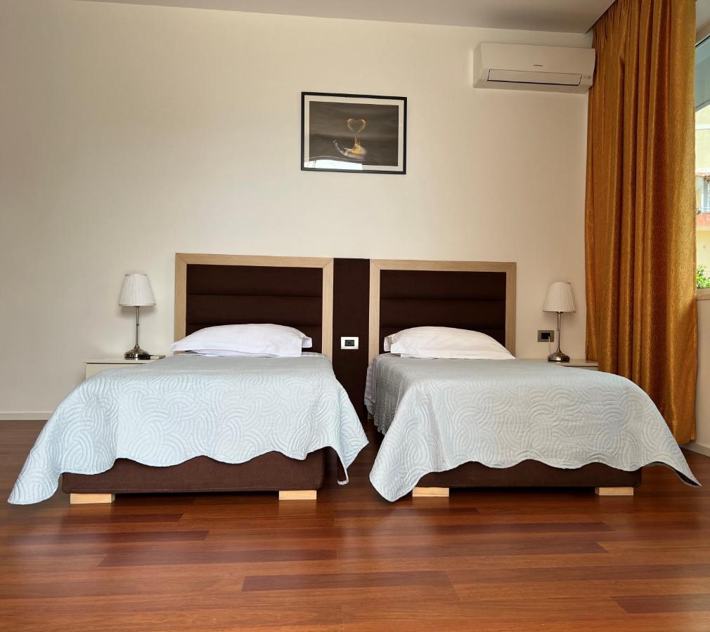 3B Suites Boutique Hotel Sarandë Exteriör bild