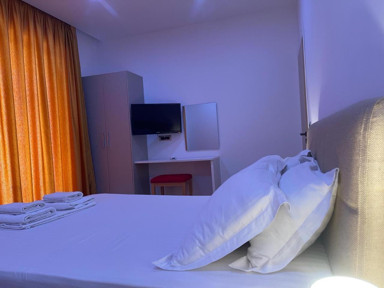 3B Suites Boutique Hotel Sarandë Exteriör bild