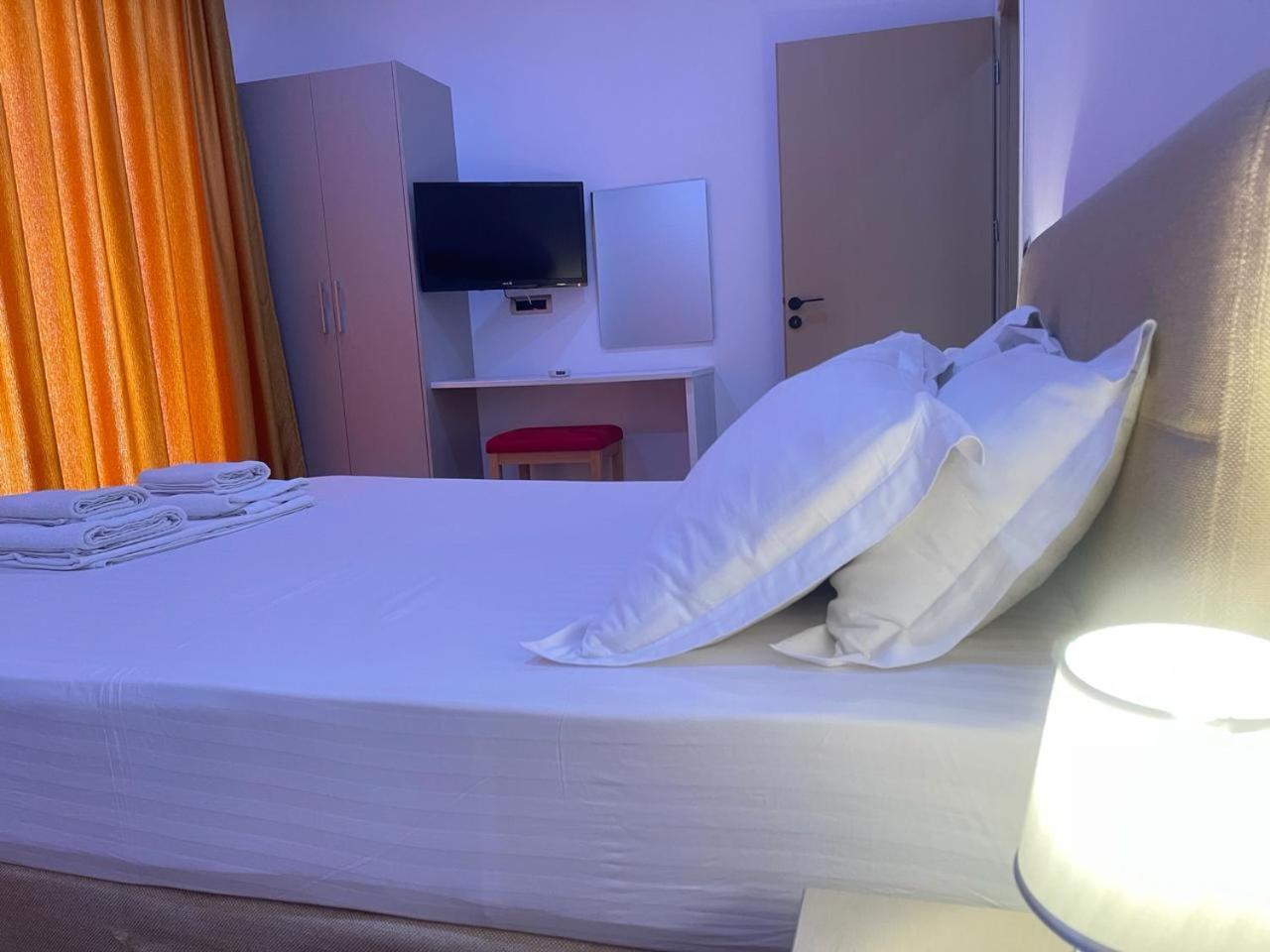 3B Suites Boutique Hotel Sarandë Exteriör bild