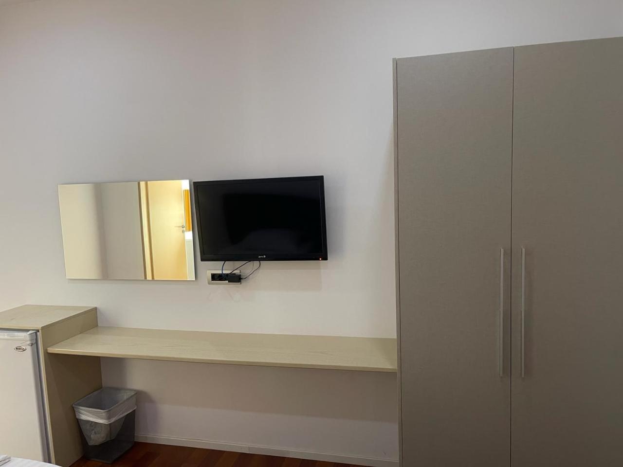 3B Suites Boutique Hotel Sarandë Exteriör bild