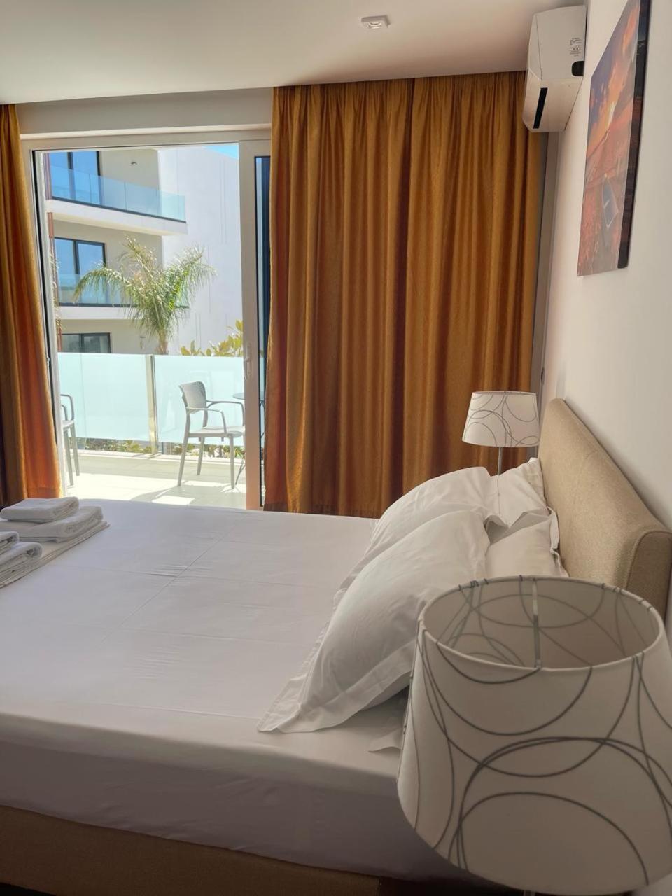 3B Suites Boutique Hotel Sarandë Exteriör bild